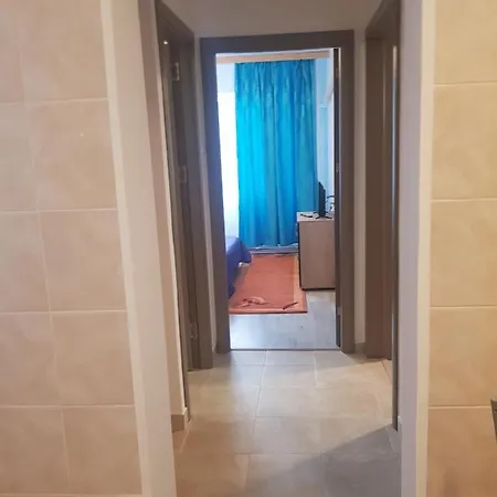 Modern 2-bedroom Near Mamaia