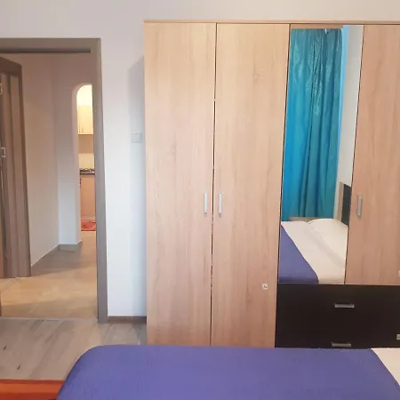 Modern 2-bedroom Near Mamaia