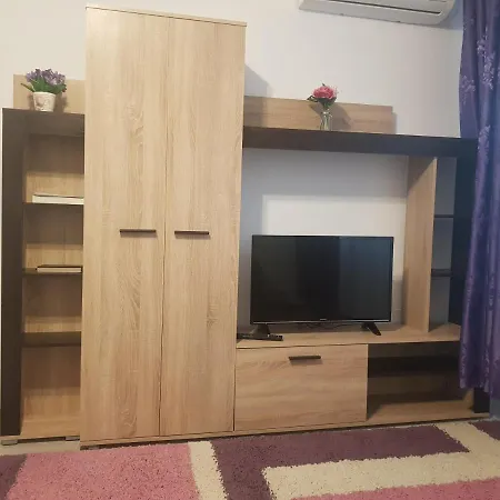 Apartmán Modern 2-bedroom Near Mamaia Constanţa